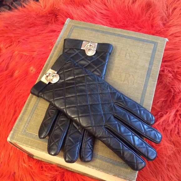 Michael Kors quilted Gloves - Picture 1 of 4